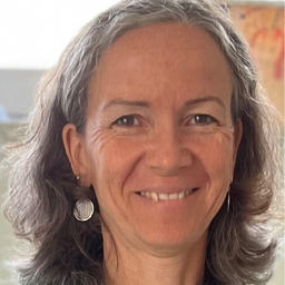 Dr. Corinna Flüs