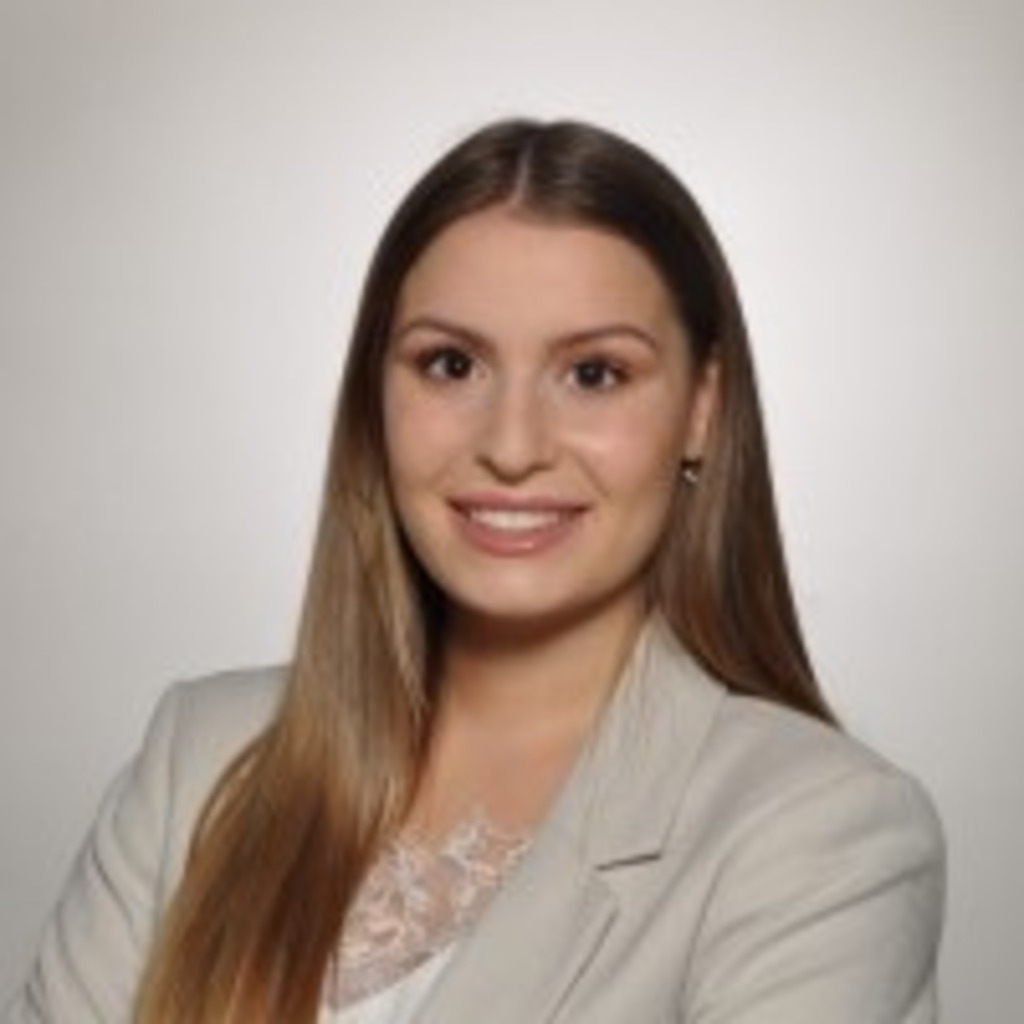 Natalie Ciociola Kreditexpertin CHECK24 Vergleichsportal XING