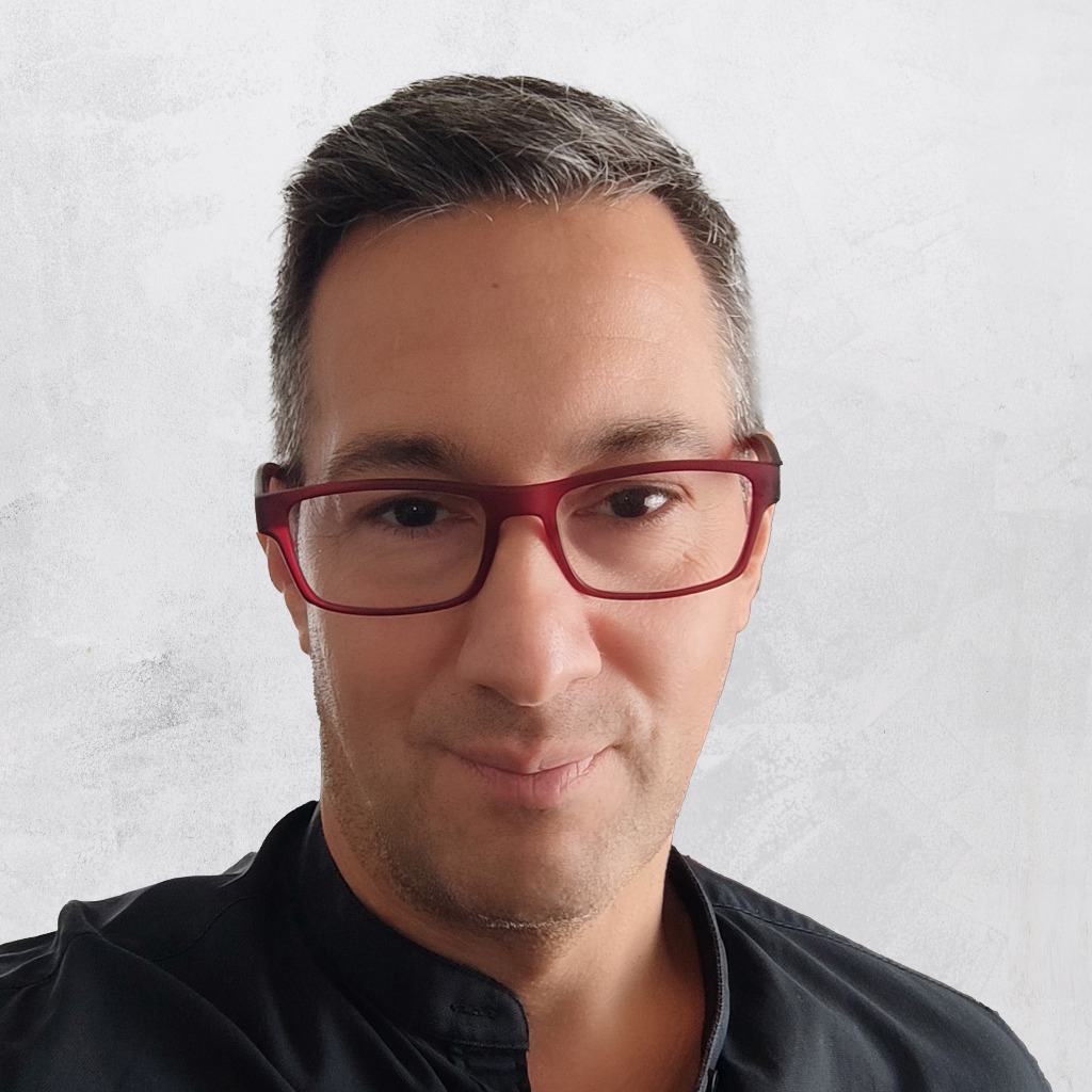 Leonardo D'Aguanno Senior Graphic Designer and Marketing Consultant