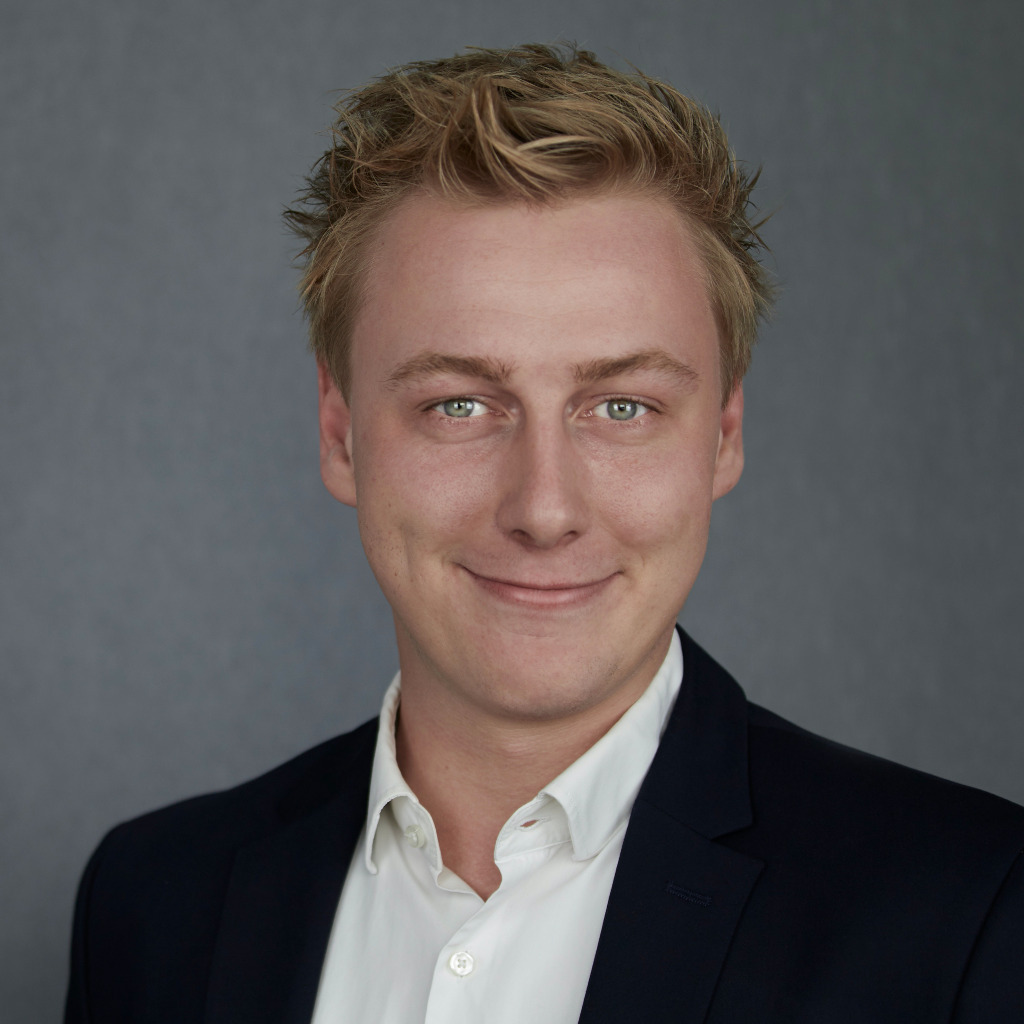 Theo Höfer International Business Maastricht University XING