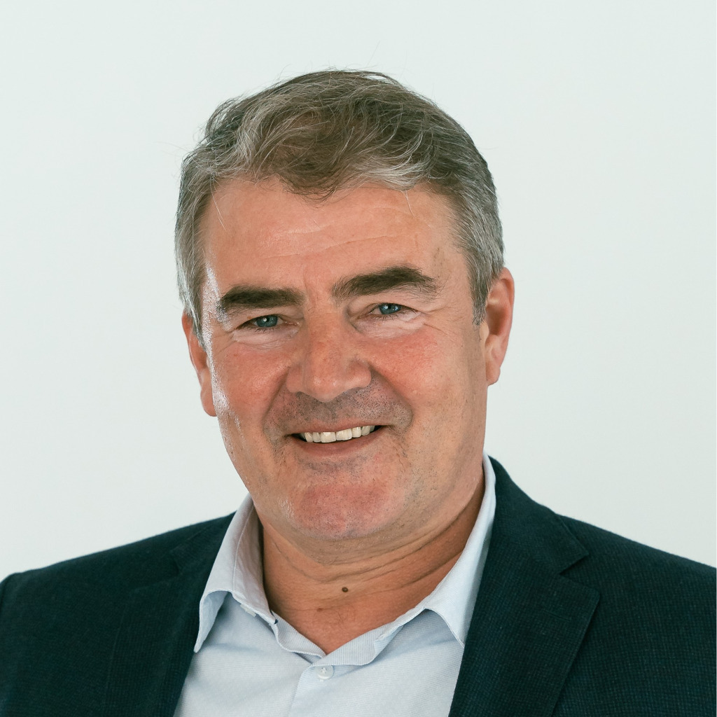 Peter Ewalds Partner Axialyze XING