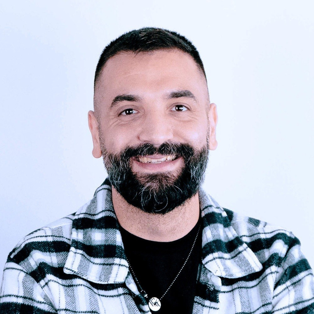 Suleiman Zawaidah Head of Supply Chain & Logistics Julie und Grace