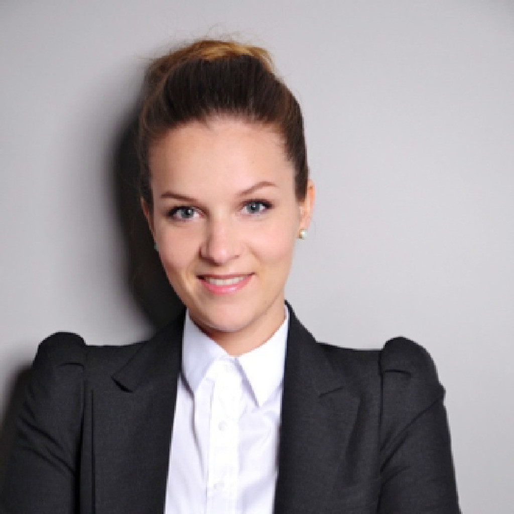 Nicola Niesen Staff Quality Engineer, Customized Products