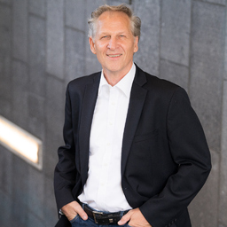 Dr. Ralf Wiege