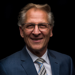 Dr. Ralf Wiege