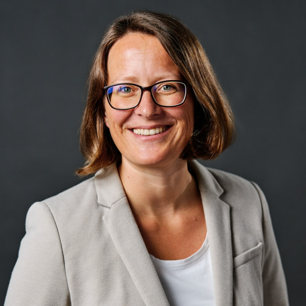 Dipl.Ing. Britta Hellmich Manufacturing Manager Gestra AG XING