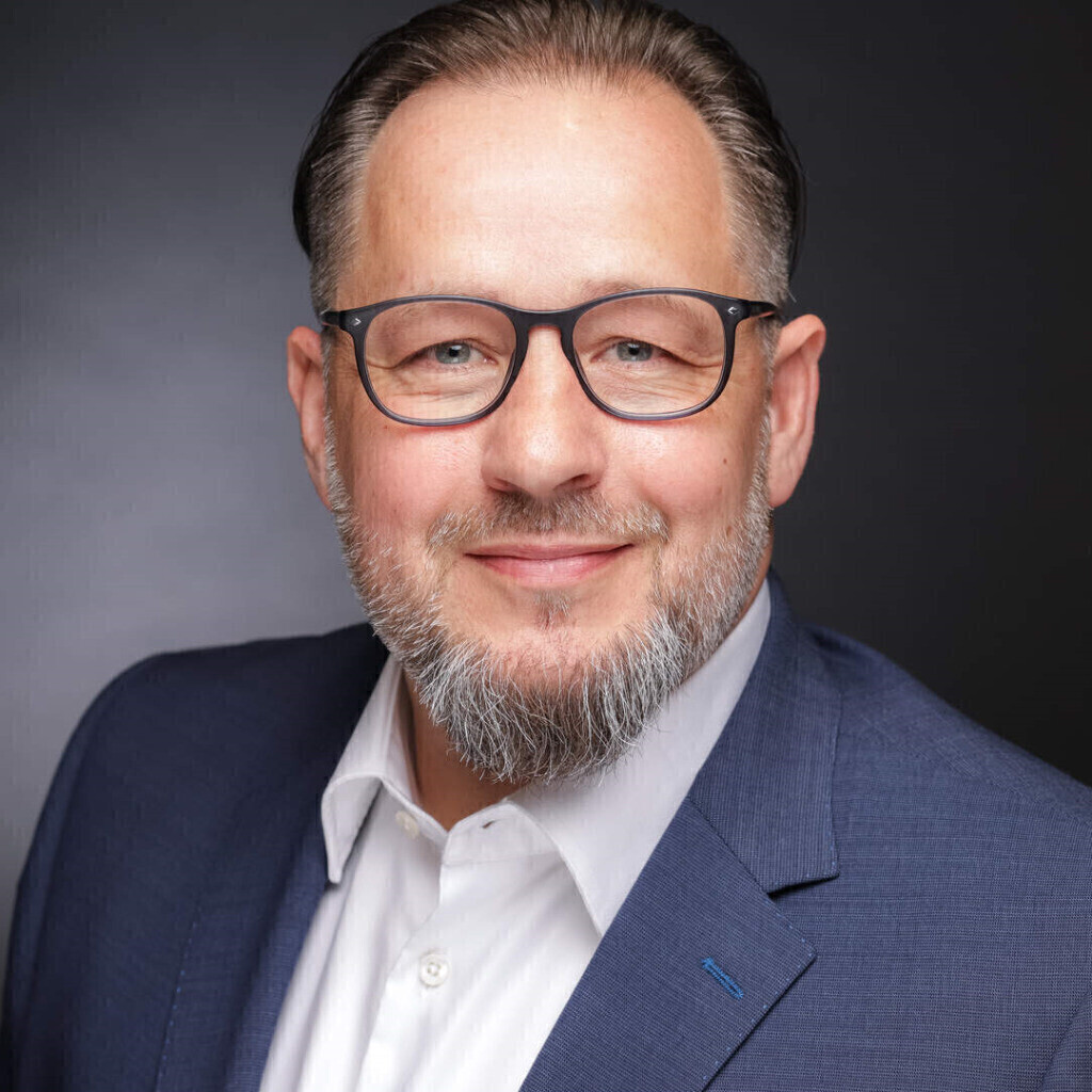 Oliver Oelrich Senior Consultant & Projectmanager Financial Services