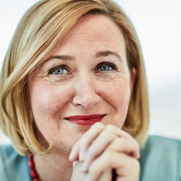 Dr. Doris-Maria Schuster