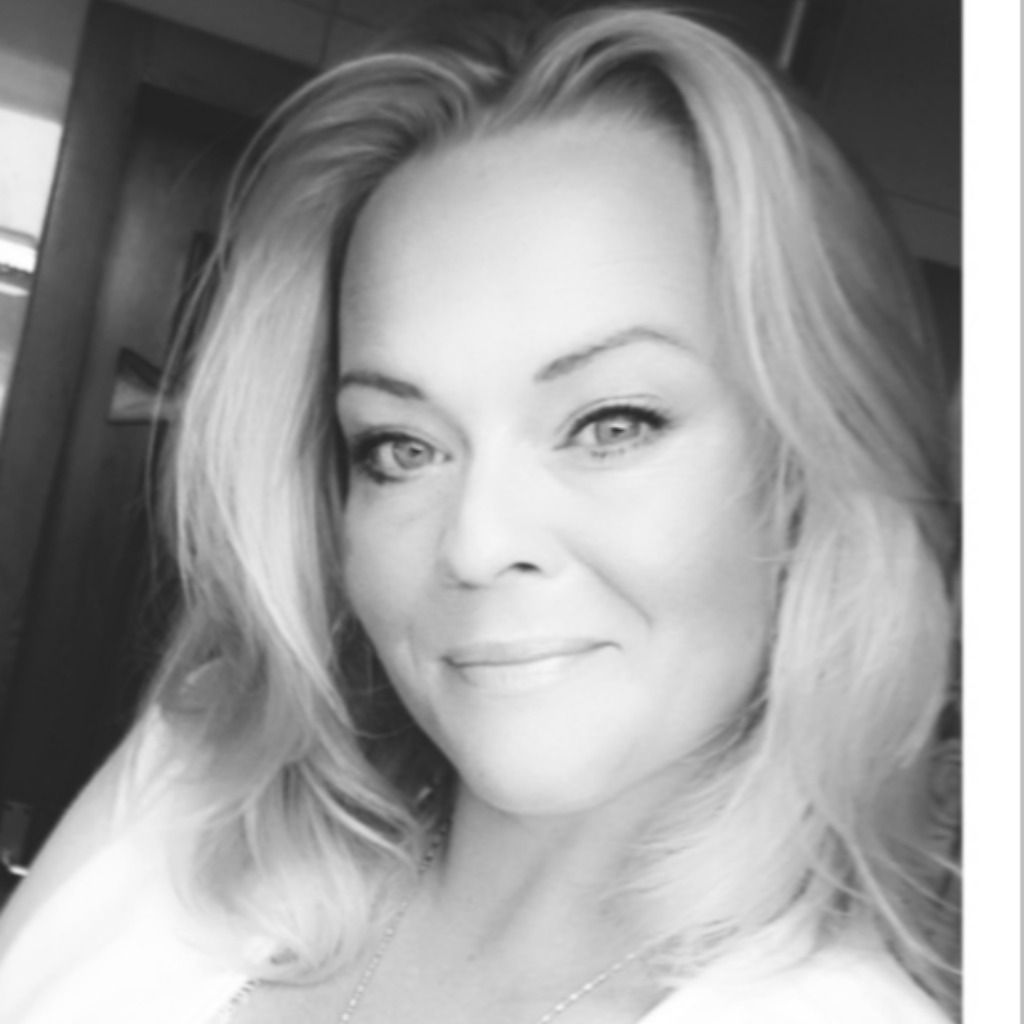 Eva Kruschinski Leitung Dialogcenter MOBEX GmbH & Co. KG XING