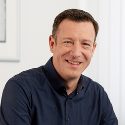 Dr. Martin König