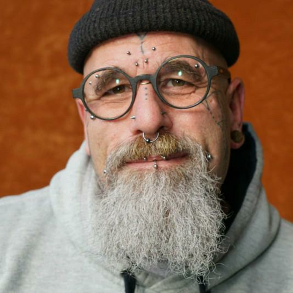 Frank Dörper LKW Fahrer Deutsche vialit XING