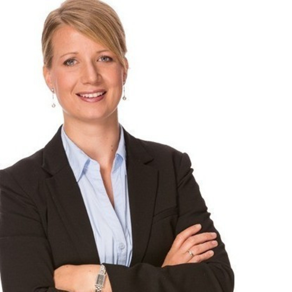 julia-david-senior-research-consultant-group-manager-explore