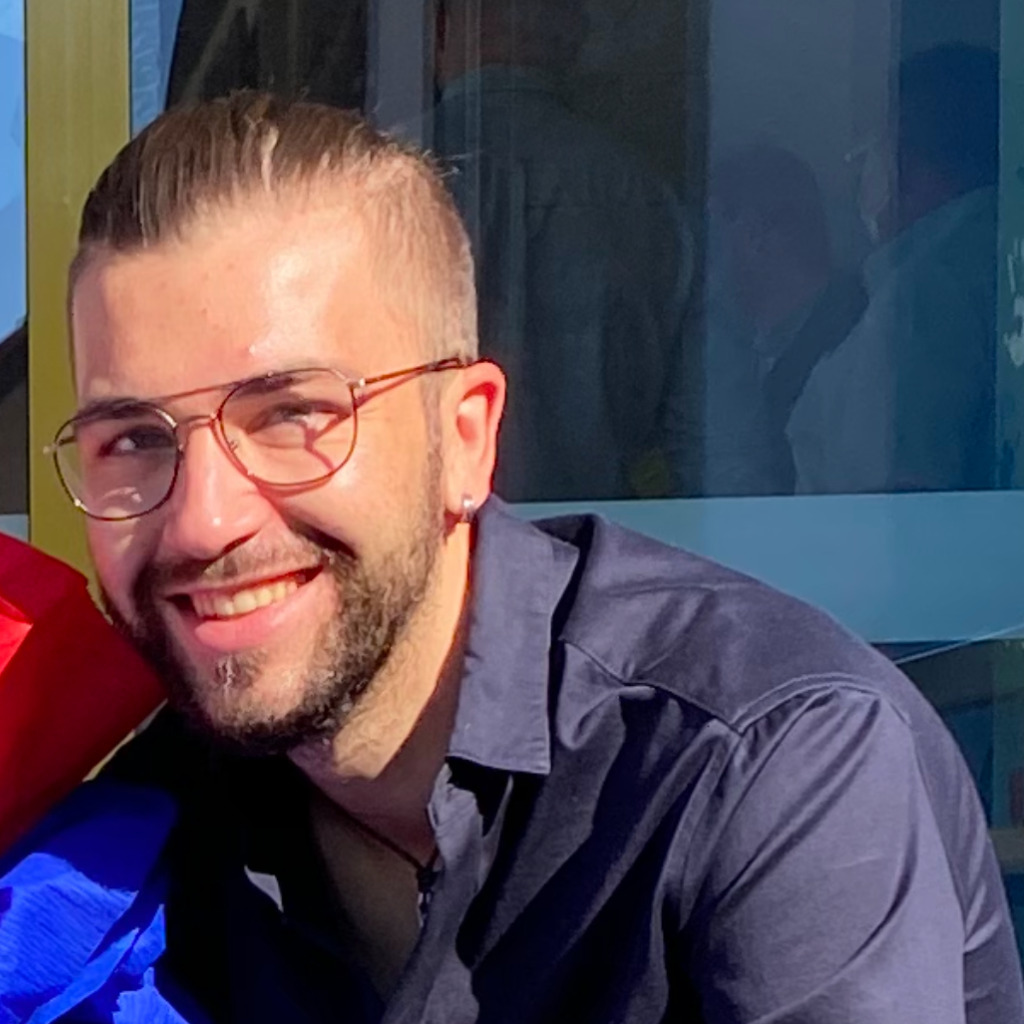 Elias Baier Key Account Manager für Not und Sicherheitsbeleuchtung