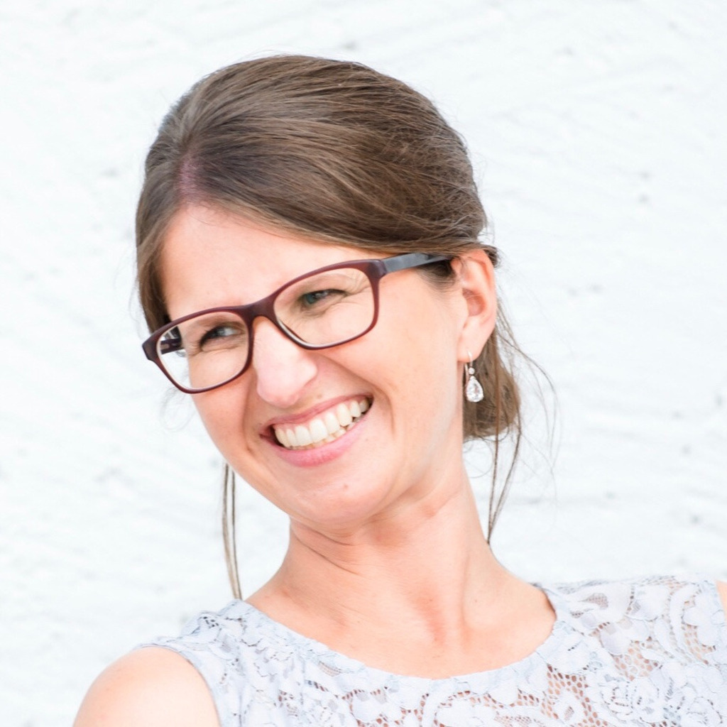 Bettina Käser Vertriebsassistentin Bauelemente Auer Baustoffe GmbH