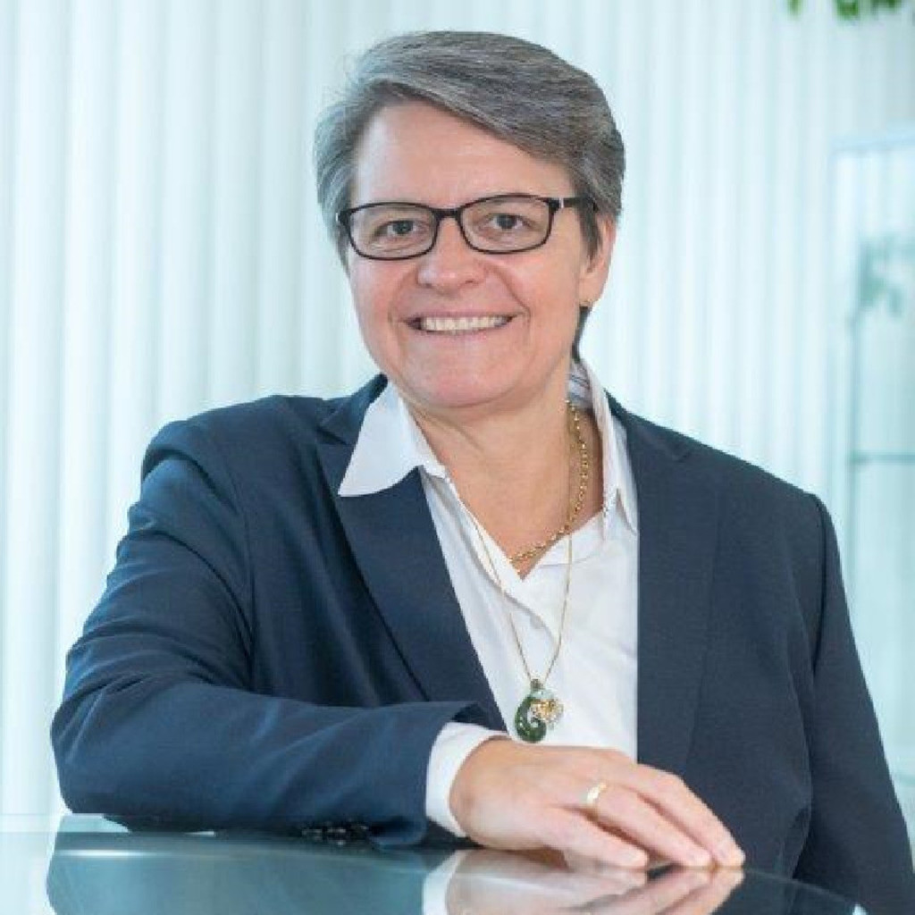 Petra Peterhänsel - Werkleiter BMW Group Werk Leipzig - BMW Group | XING