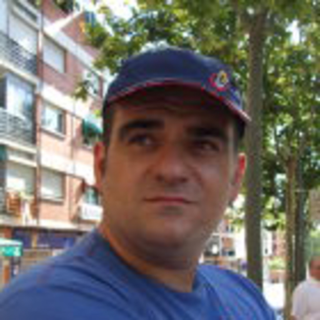 Antonio Martinez chofer con A.D.R. y cisternas runner XING