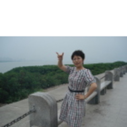 群艷 張