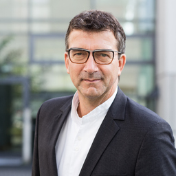 Dr. Stefan Wiebach