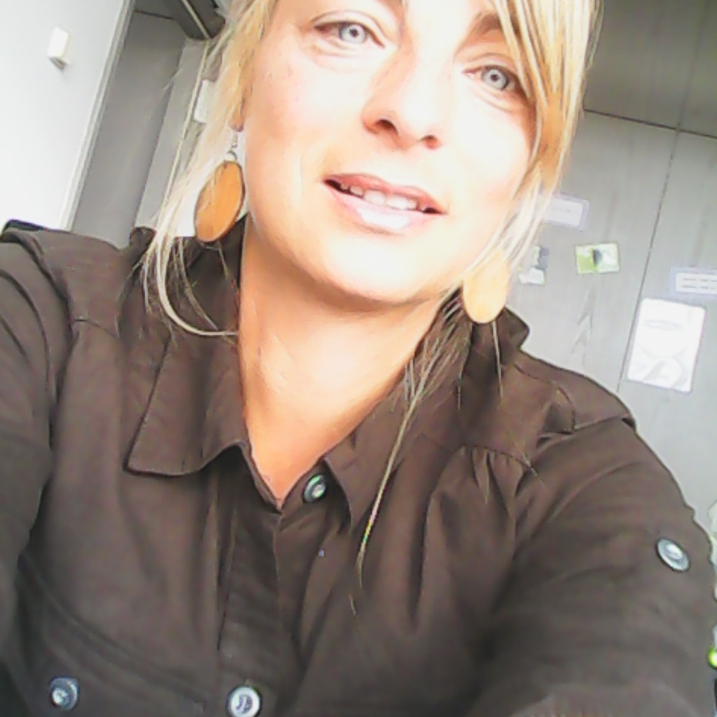 Alexandra AM Sekretärin Daimler AG XING(00)