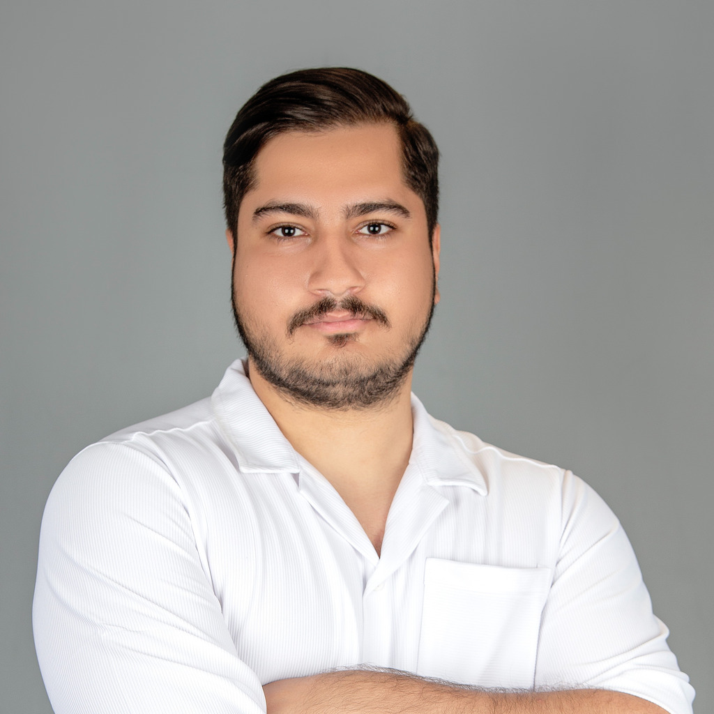 sina-matinrad-customer-service-senior-expert-snappfood-xing