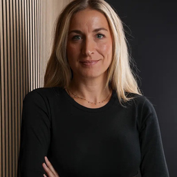 Laura Schröder
