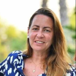 Stephanie Izarik