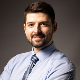 Dr. Etienne Theising