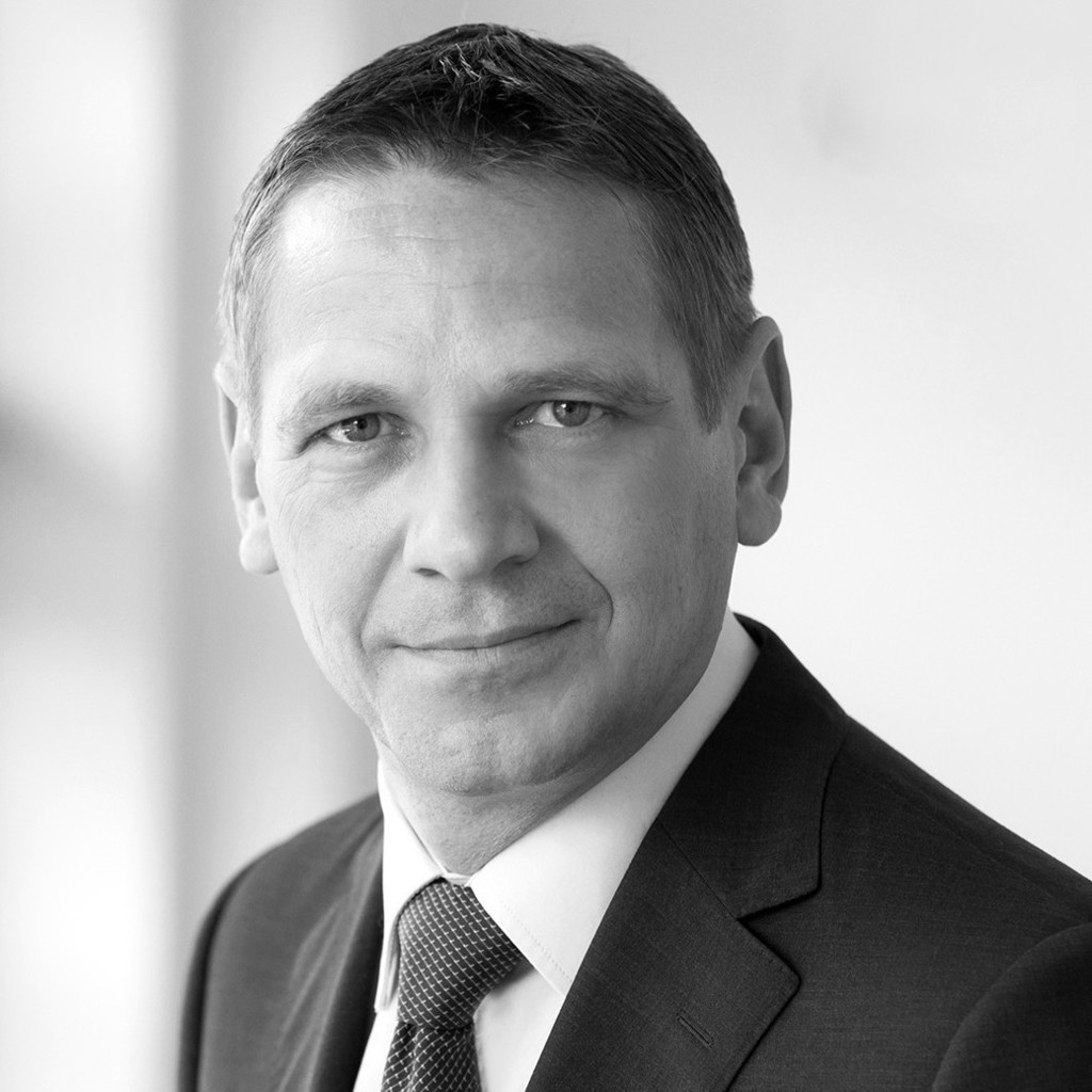 Thomas Fischer - Senior Manager Closures Engineering - Tesla | XING