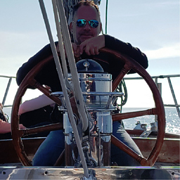 Dr. Jörn Kirchhübel