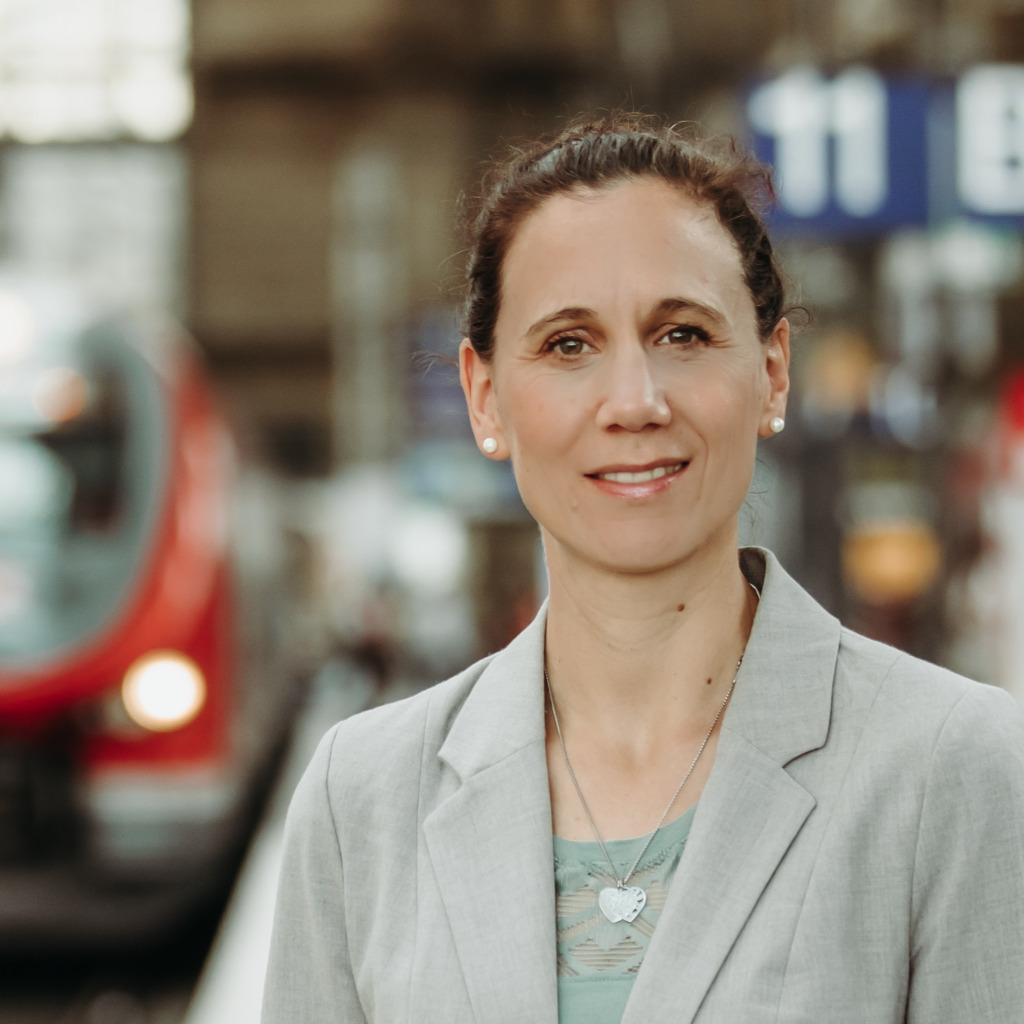 Bettina Zewe Recruiterin Fachkräfte Deutsche Bahn XING