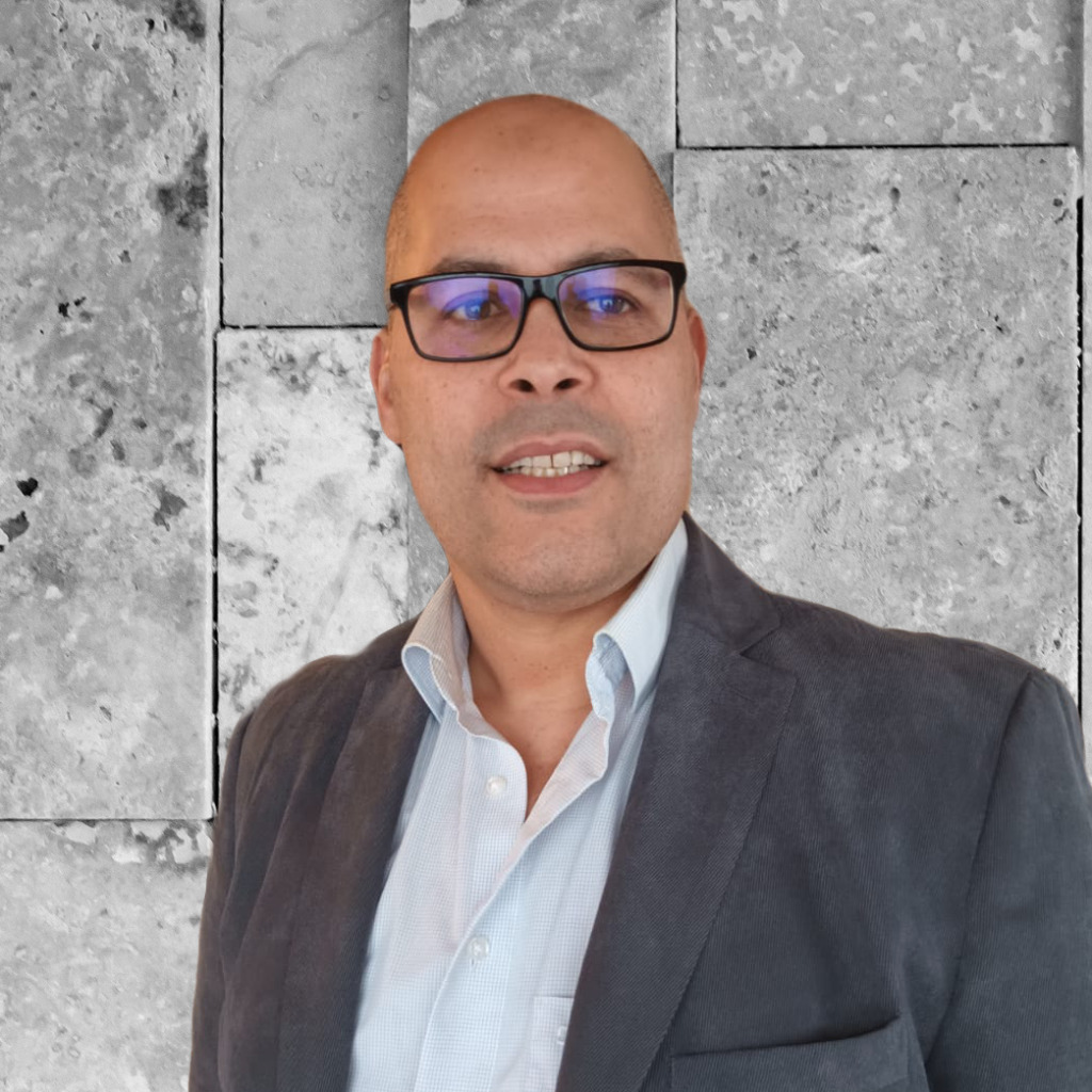 Dipl.Ing. Ahmed Lamrani Team Architect / SoftwareDeveloper