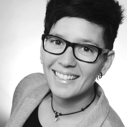 Julia Santoso