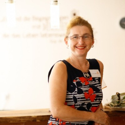 Dr. Cäcilia Simon