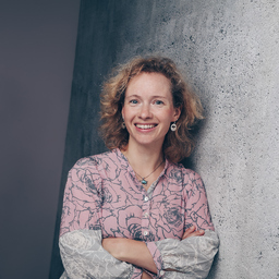 Dr. Kirstin Übernickel
