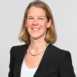 Dr. Julia Schneider
