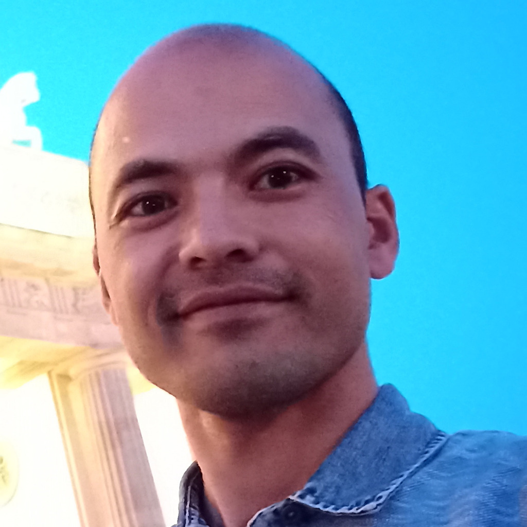 Annamyrat Ovezov Logistics worker Amazon XING