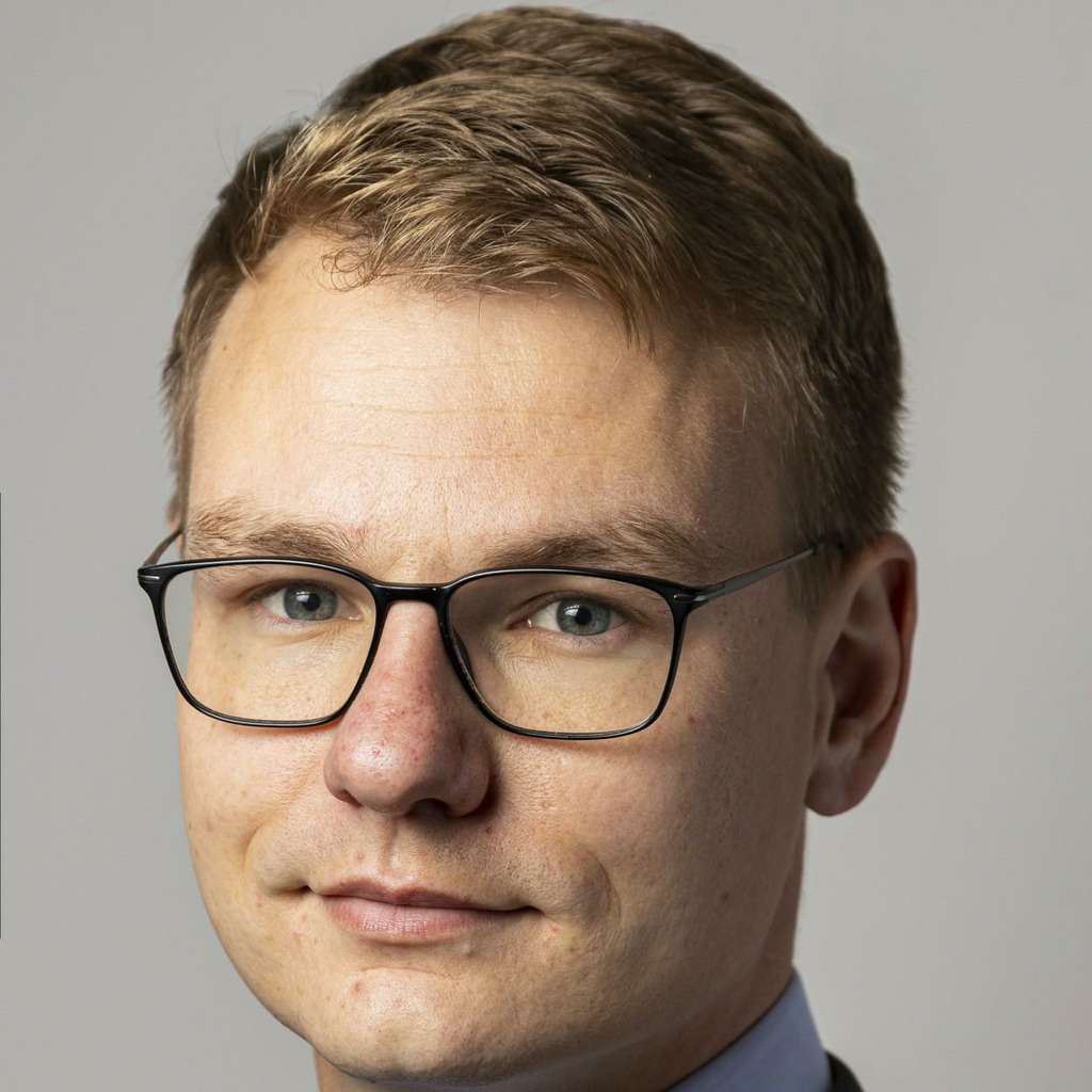 Dennis Bläser Vertriebsmitarbeiter S+S Medizintechnik XING