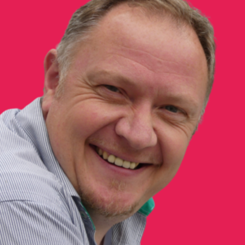 Daniel Strauß Domain Security Consultant & Trainer nicmanager