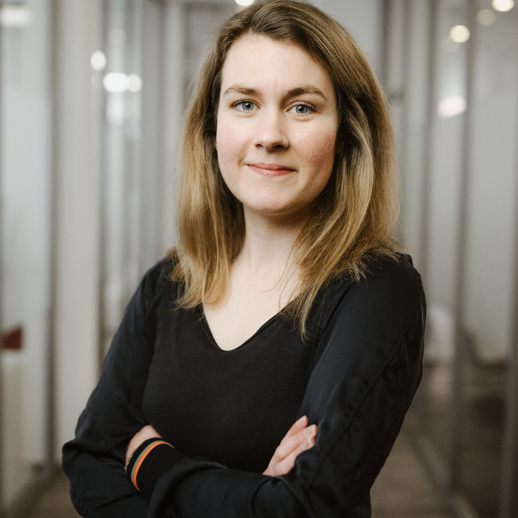 Jana Holtkamp Personalreferentin symmedia GmbH XING