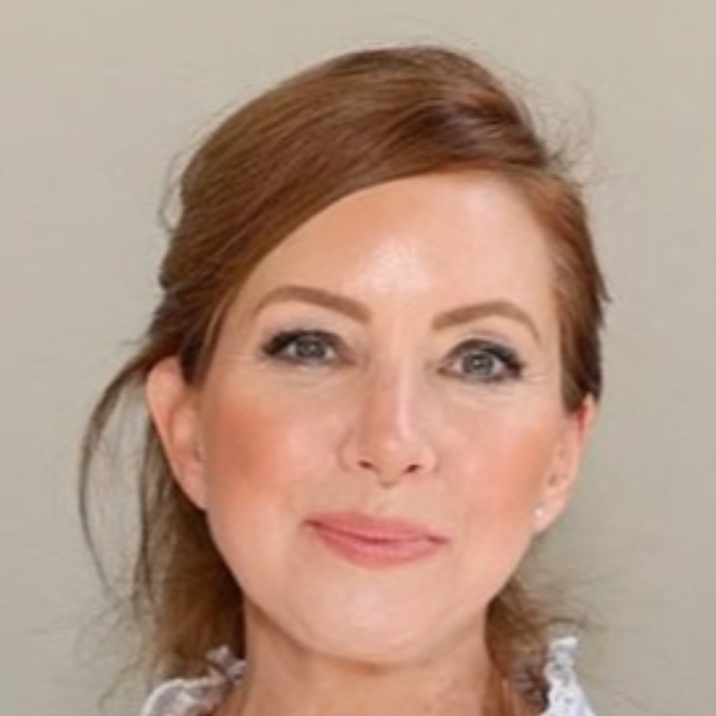 Lena Brombacher Autorin & Lektorin BCN Brand Community Network