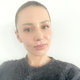 Julia Ewert