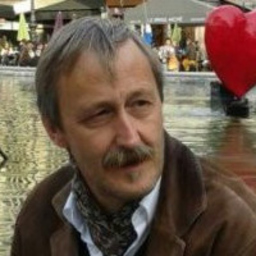 Dr. Aron Kneer