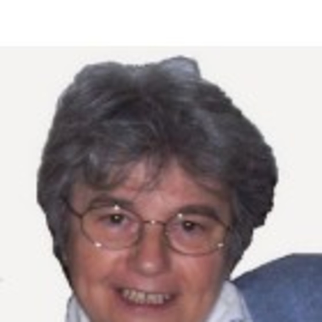 Margit Virág tutor Számítógép az asztalomon XING