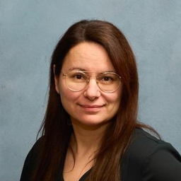 Dr. Nadine Walikewitz