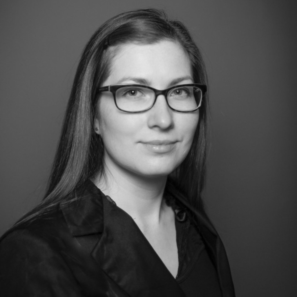 Dr. Christiane Holstein Medical Adviser CAST GmbH & Co. KG XING