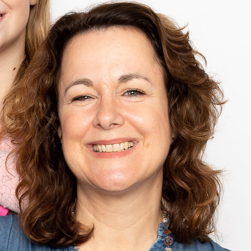 Dr. Anke Traebert Teamleiterin Abgasnachbehandlung Substrates and