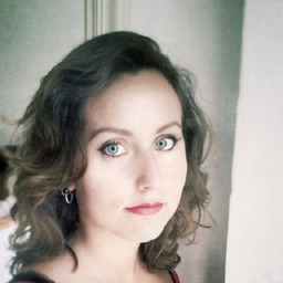 Dr. Elisa Briola