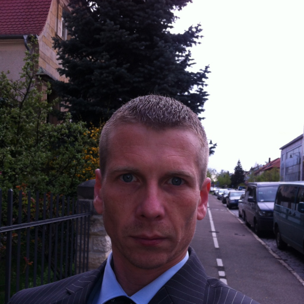 Dirk Scholl IT/ Marketing Direktor Unbekannt XING