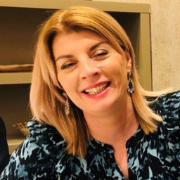 Muriel Burke | Native English Copywriter
