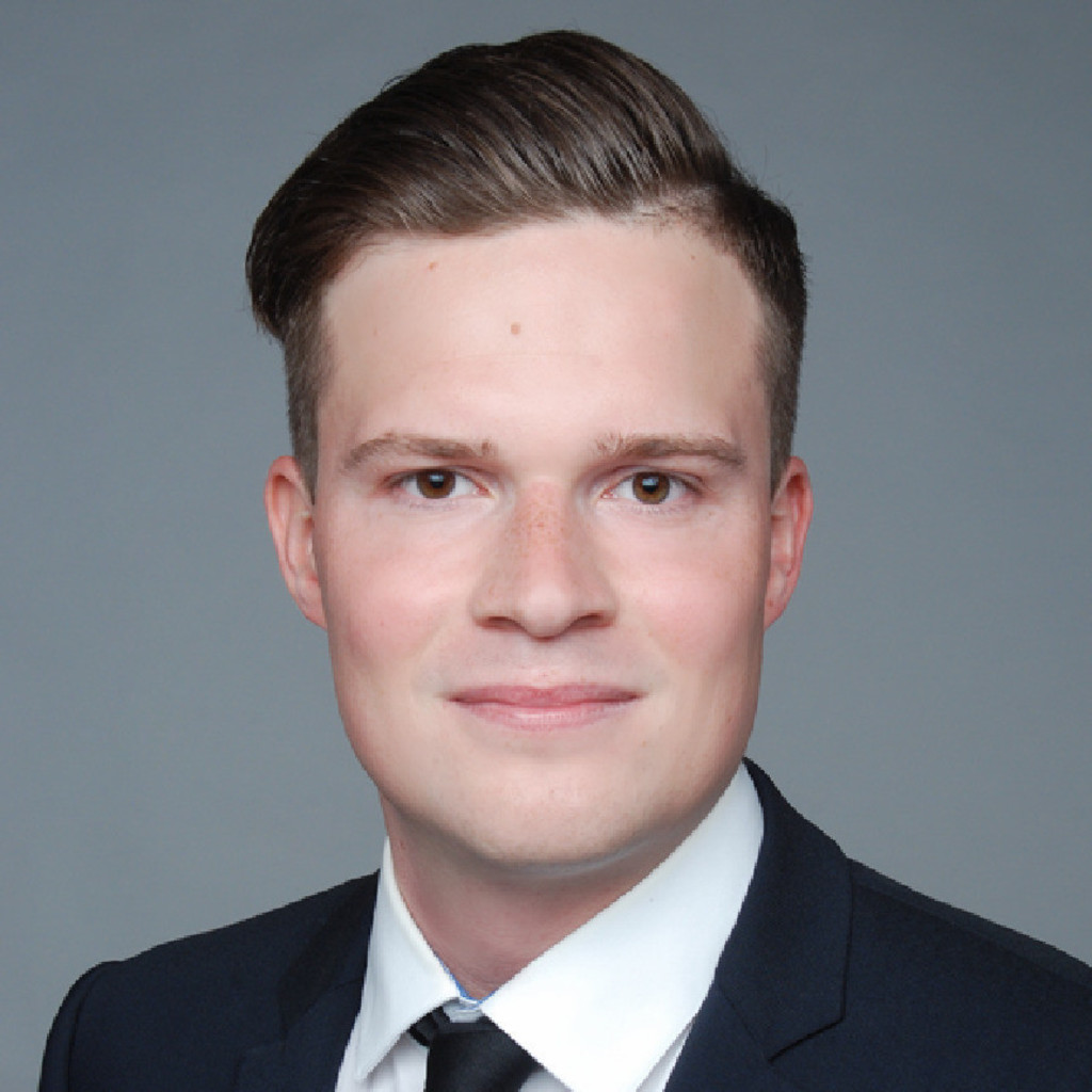 Robert Paul Seltmann Retail Analyst, Business Development Own Retail